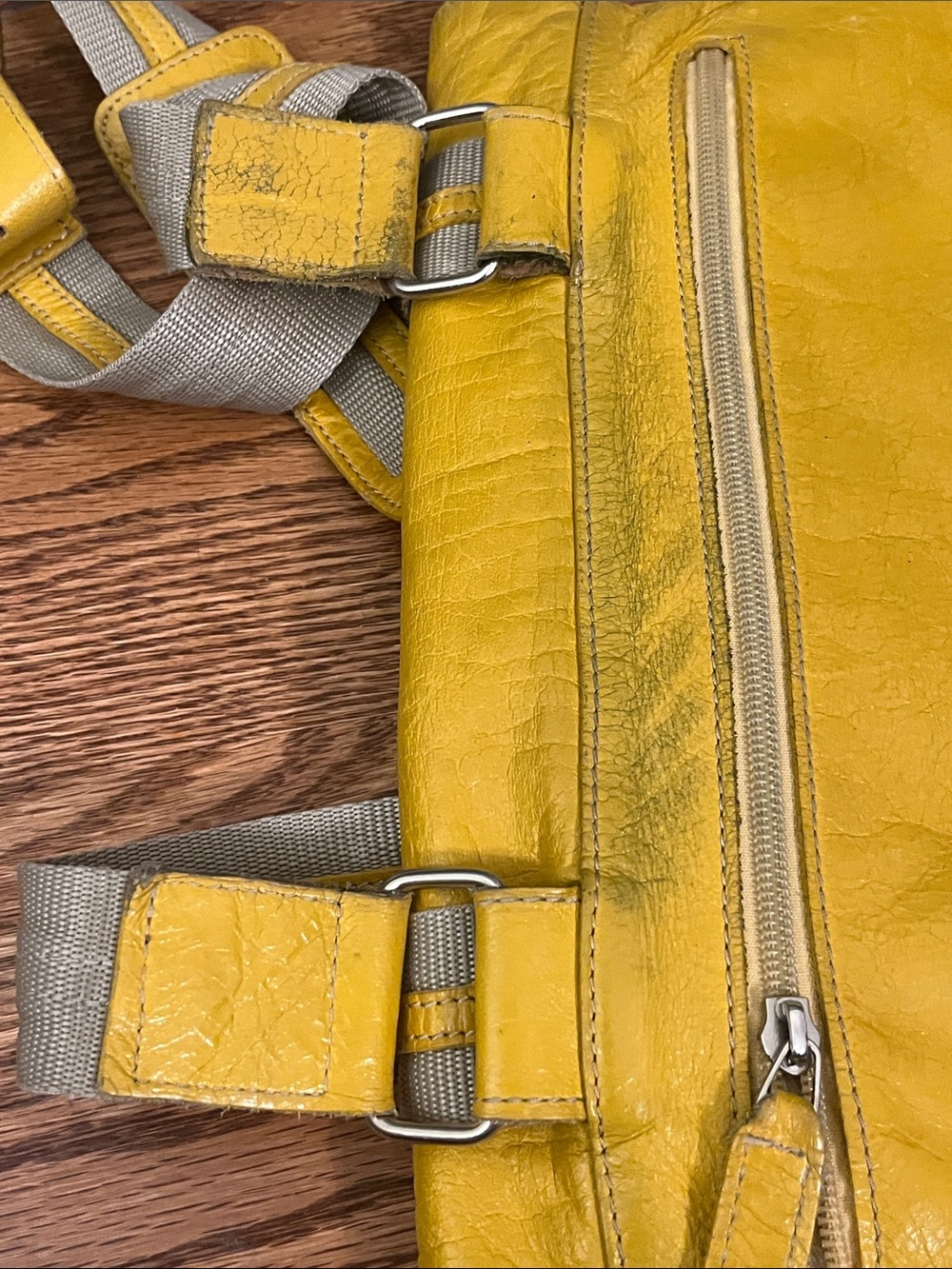 Claudia Firenze genuine leather messenger bag - Picture 3 of 10
